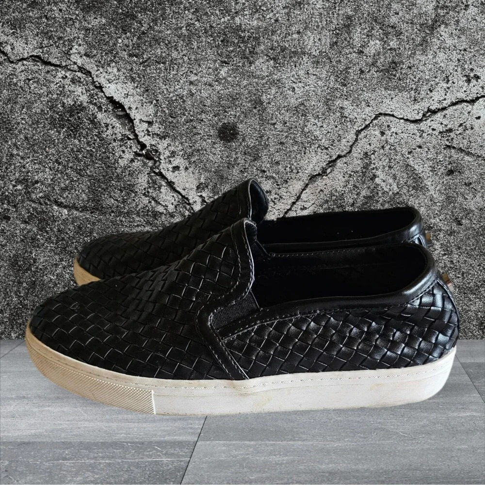 Steve Madden Quilted Black Slip On Sneakers Shoes Women's Size Size‎ 7.5